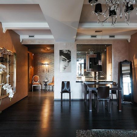 So Fashionable Apartment In The Heart Of Μινσκ Εξωτερικό φωτογραφία