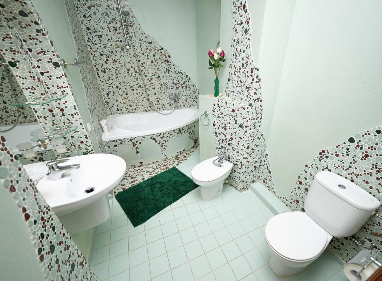 So Fashionable Apartment In The Heart Of Μινσκ Εξωτερικό φωτογραφία